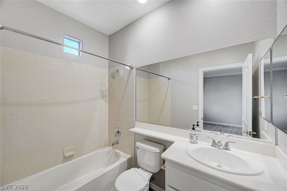 933 Bannockburn Street Property Photo 37