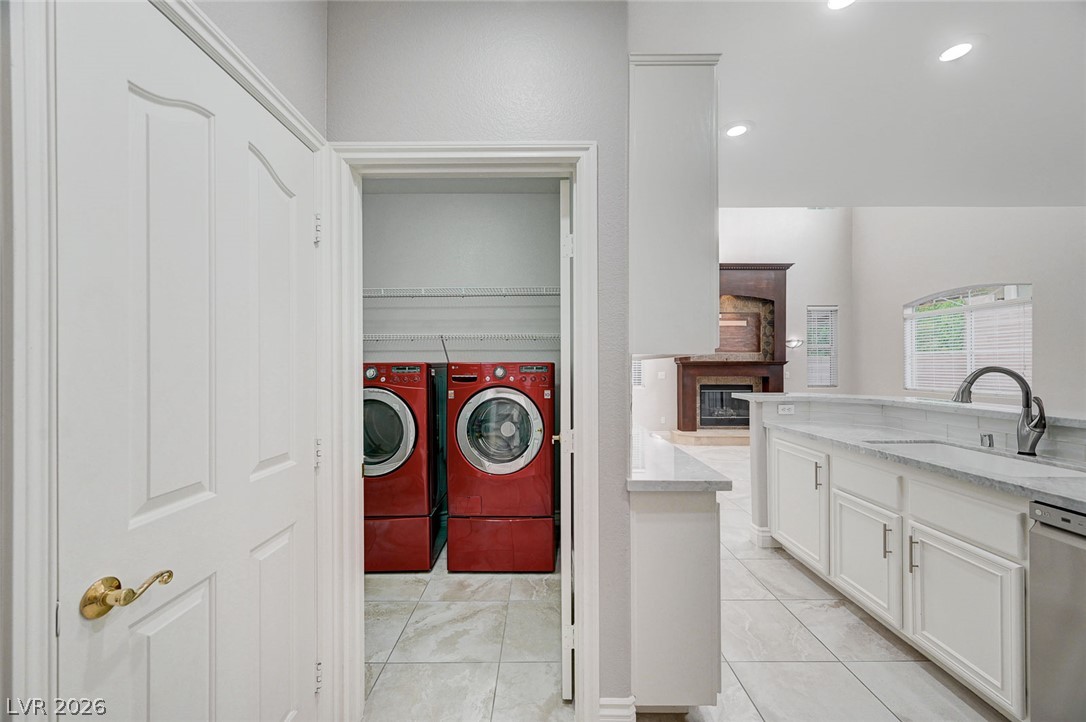 933 Bannockburn Street Property Photo 40