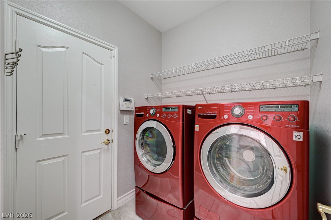 933 Bannockburn Street Property Photo 41