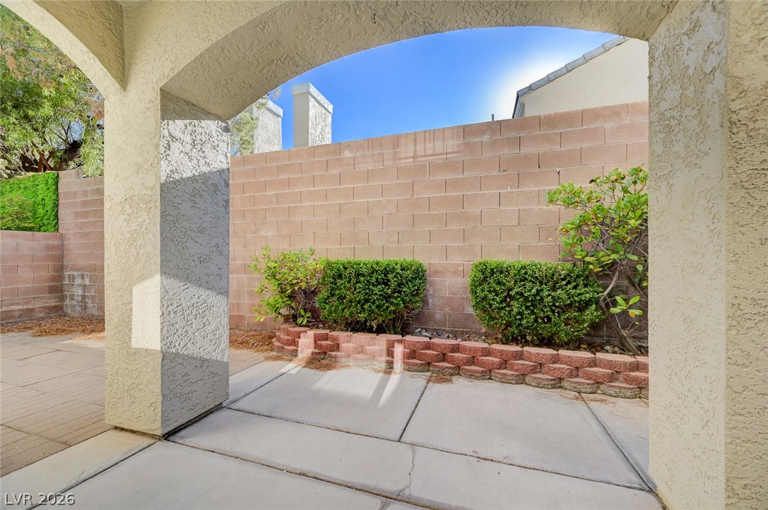 933 Bannockburn Street Property Photo 47