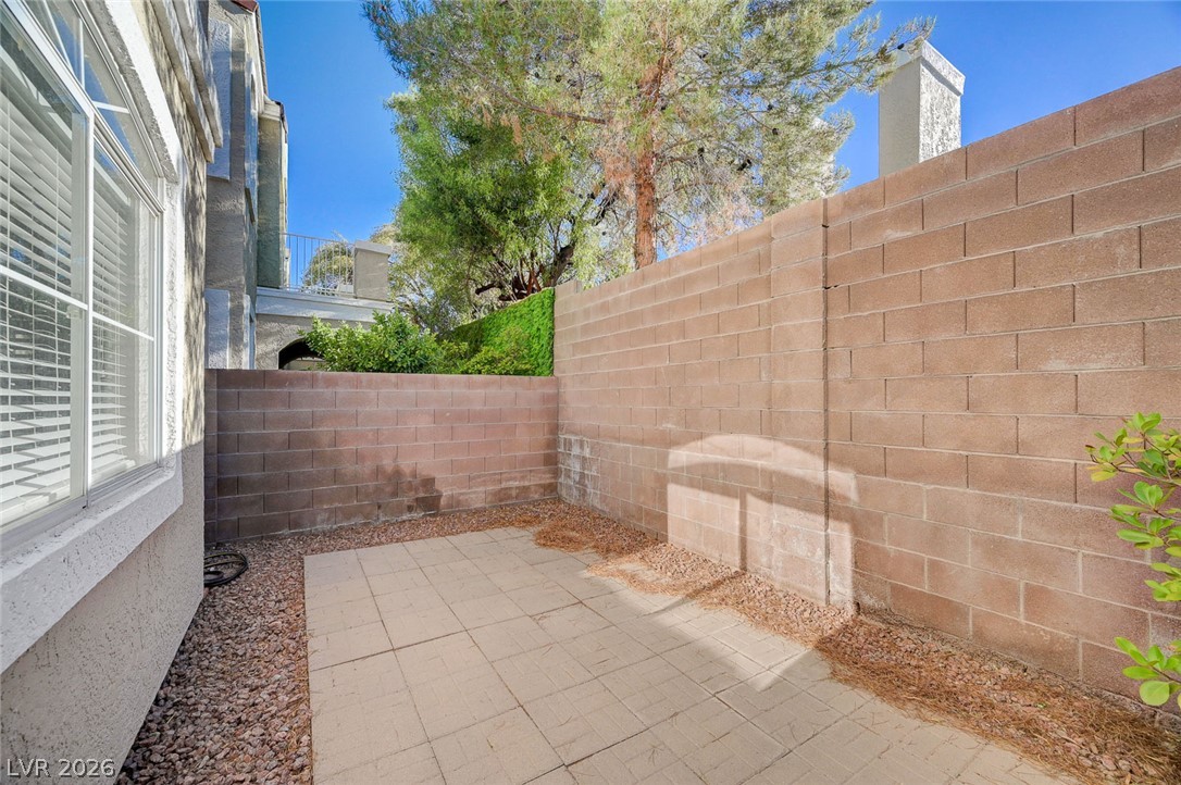 933 Bannockburn Street Property Photo 52