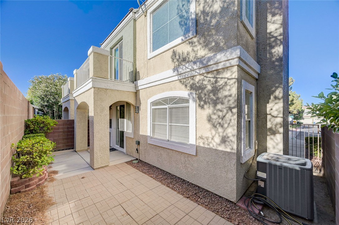933 Bannockburn Street Property Photo 53
