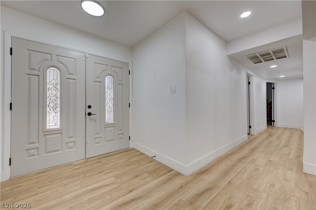 4412 Denia Circle Property Photo 4