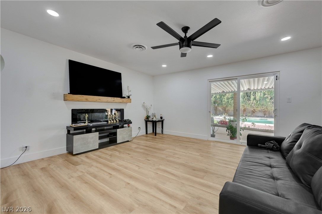 4412 Denia Circle Property Photo 27