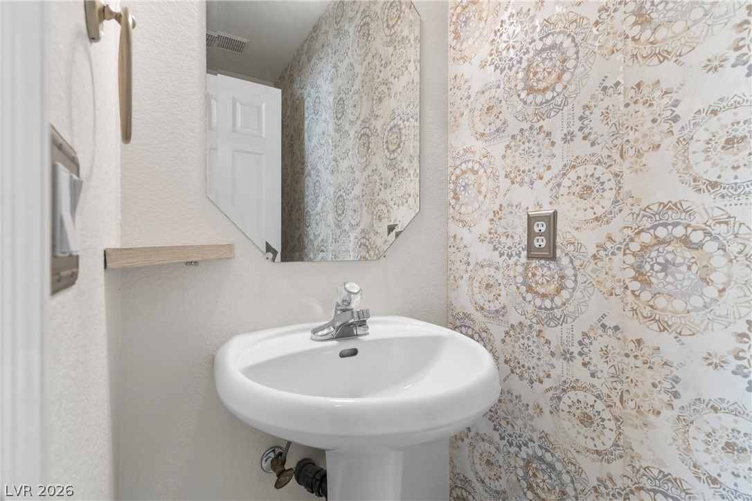 2444 Avenida Flores Property Photo 17