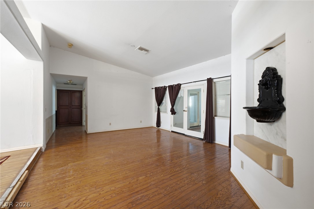 6325 Woodstock Court Property Photo 11