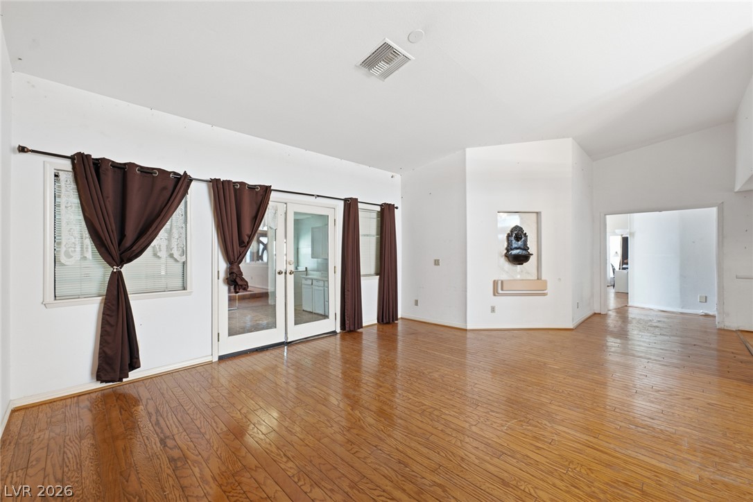 6325 Woodstock Court Property Photo 12