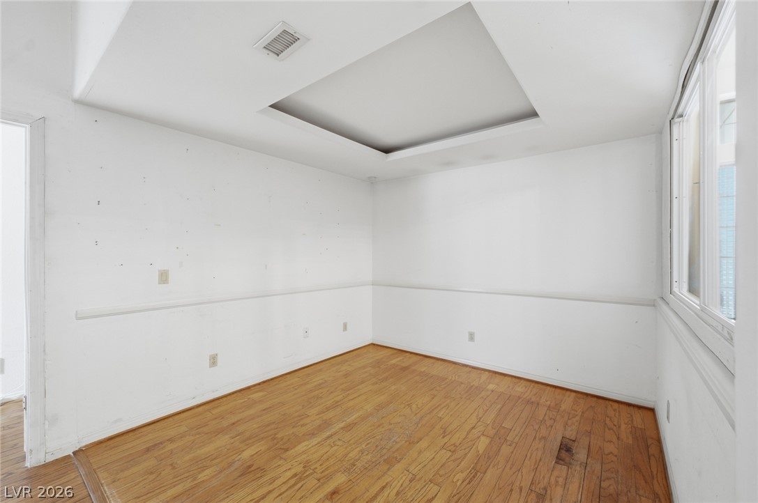 6325 Woodstock Court Property Photo 13