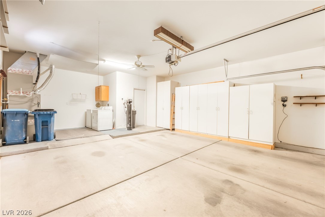10300 Sawmill Avenue Property Photo 11