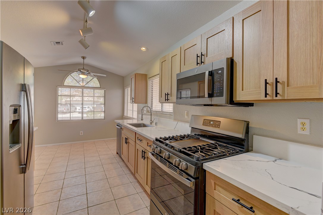 1253 Taramar Street Property Photo 10