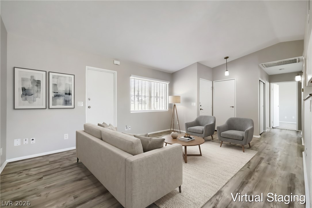 533 East Rolly Street Property Photo 6