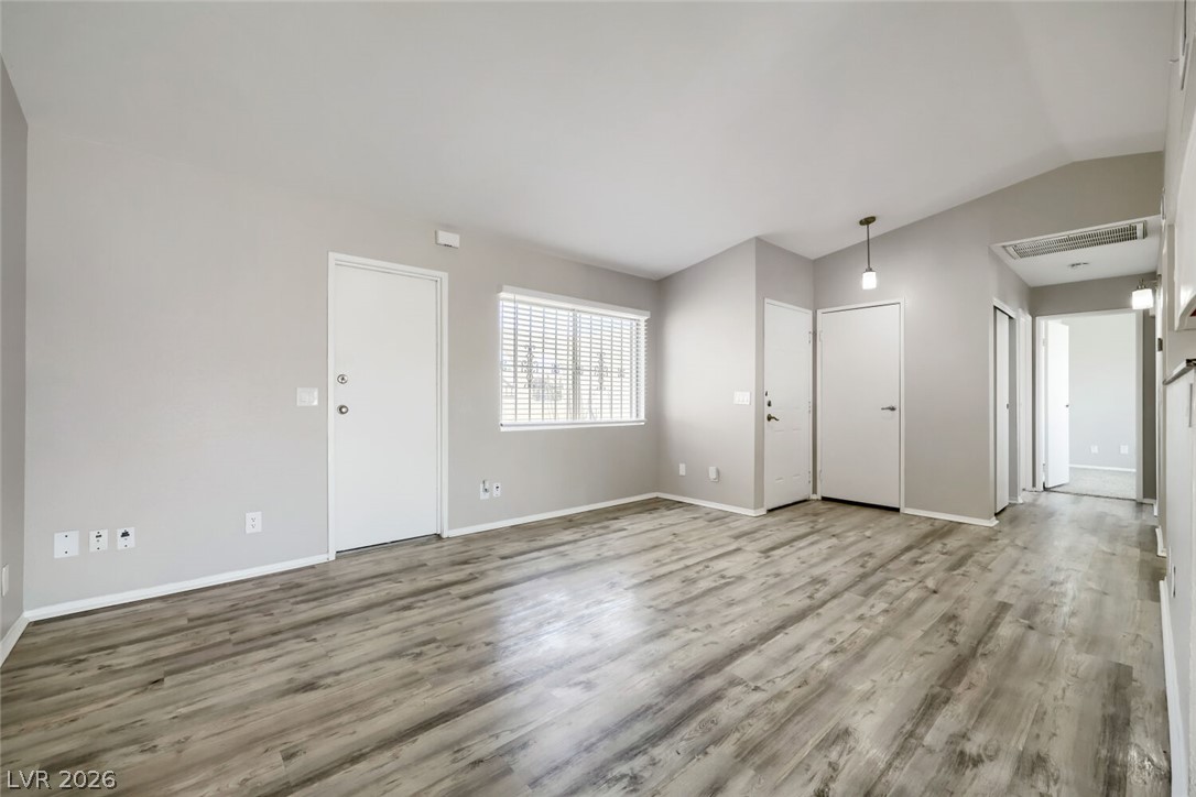 533 East Rolly Street Property Photo 7