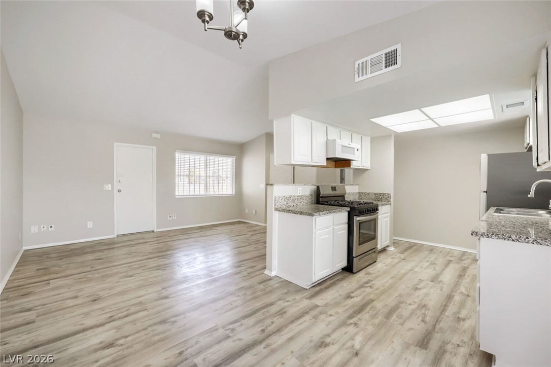 533 East Rolly Street Property Photo 12