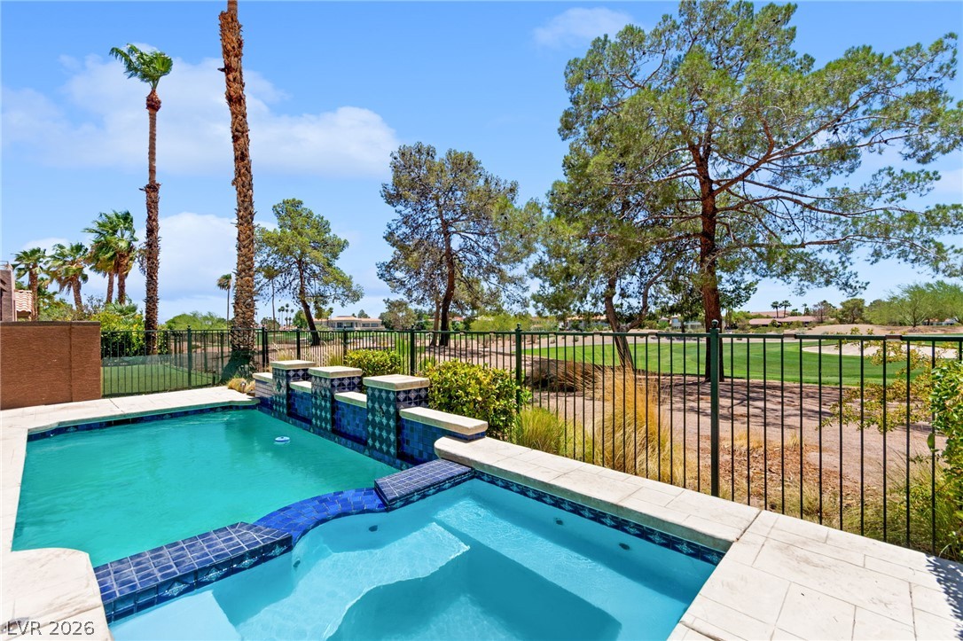 8941 Diamond Falls Drive Property Photo 4