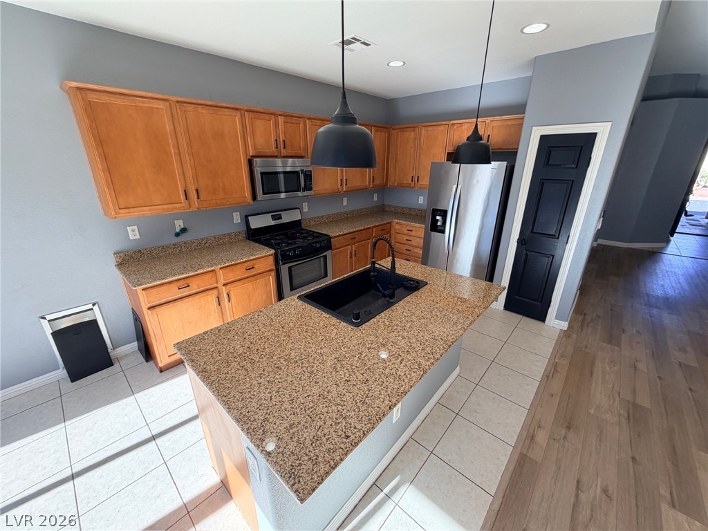 8137 Slate Falls Street Property Photo 8