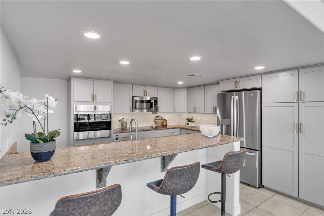 3111 Bel Air Drive 18b Property Photo 4