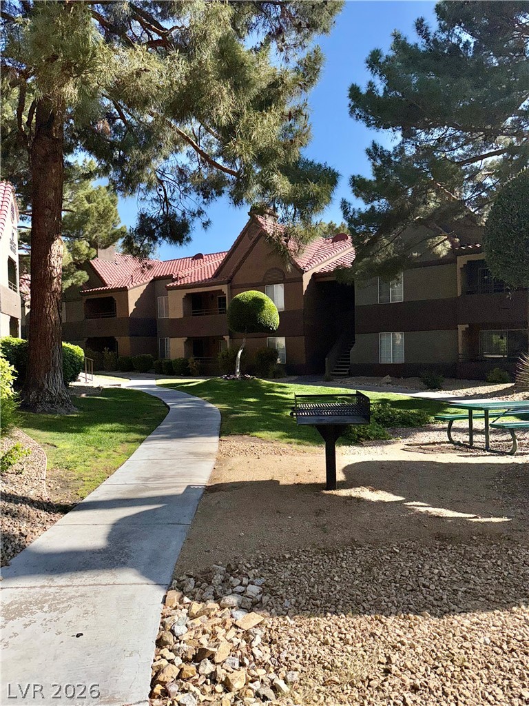2200 South Fort Apache Road 2062 Property Photo 3