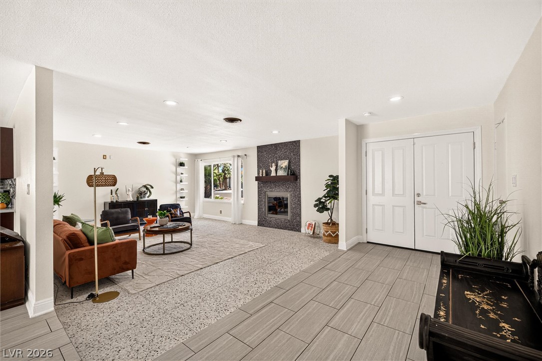 1662 Sombrero Drive Property Photo 4