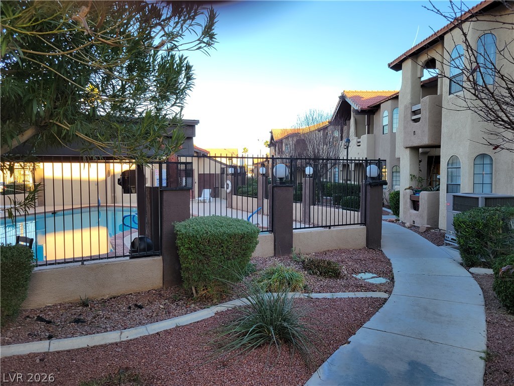 4054 Crete Lane D Property Photo 4