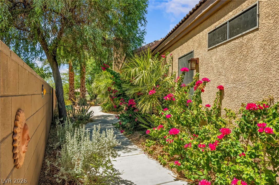 1441 Palm Drive Property Photo 3