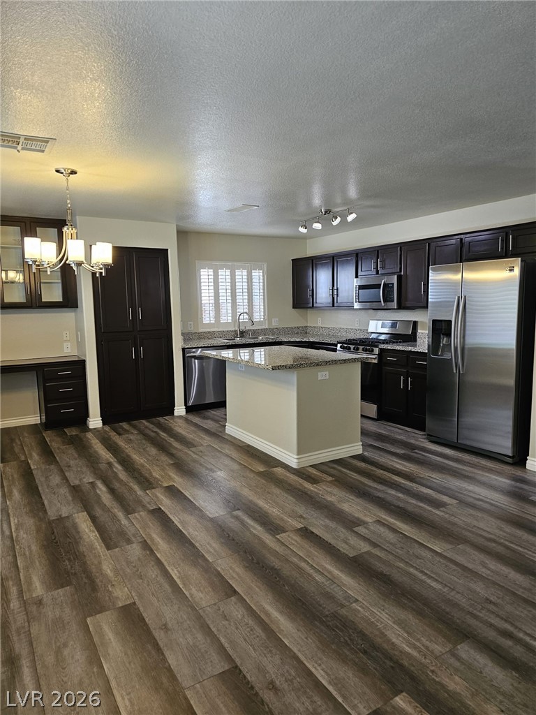 1513 Calle Montery Street Property Photo 7