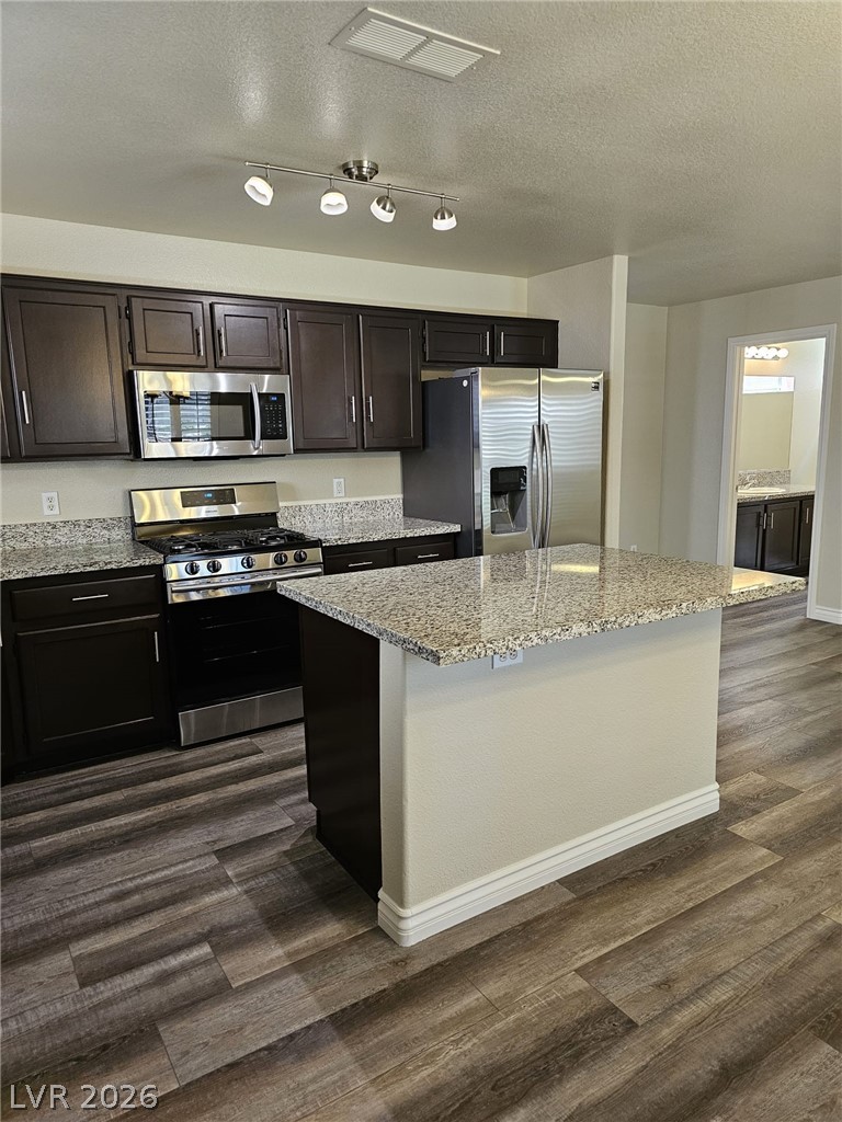 1513 Calle Montery Street Property Photo 8