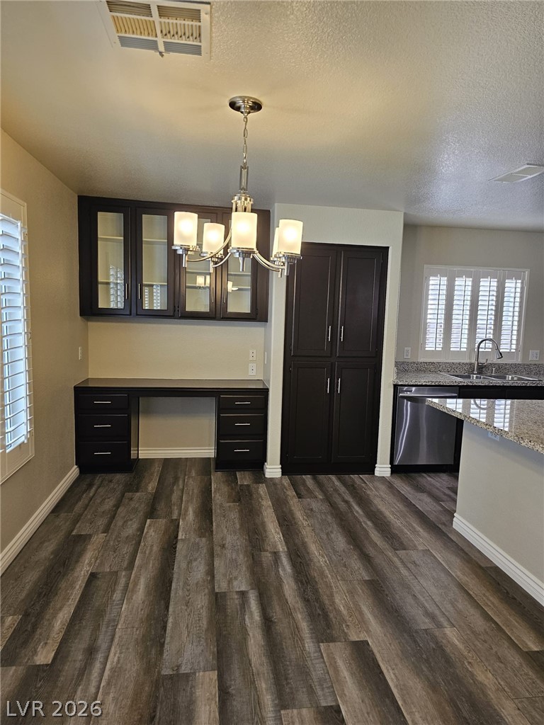 1513 Calle Montery Street Property Photo 11
