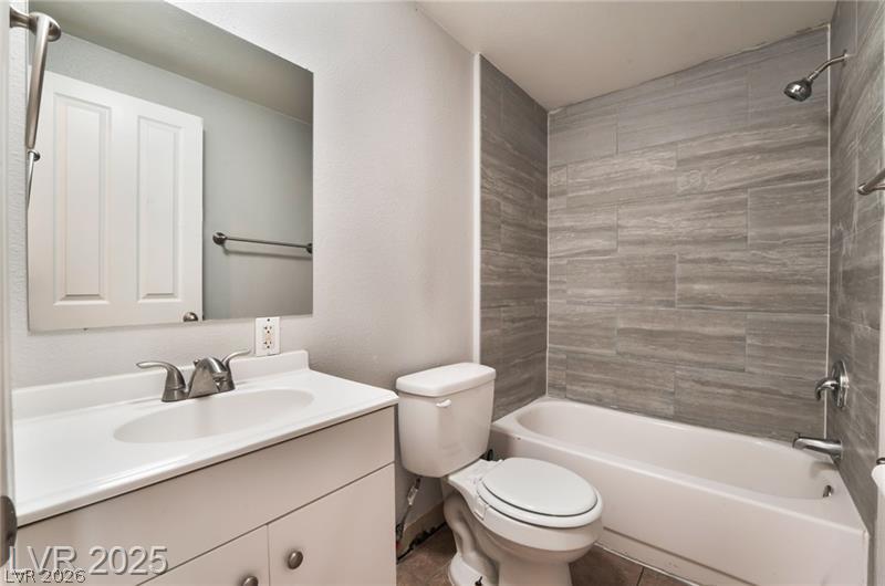 1943 Quintearo Property Photo 18