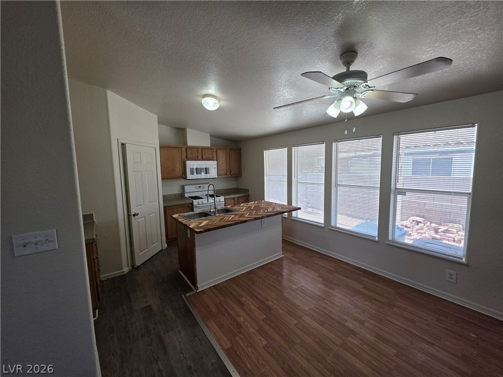 3560 Estes Park Drive Property Photo 17