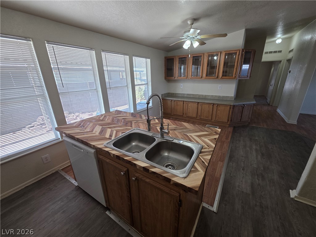 3560 Estes Park Drive Property Photo 24