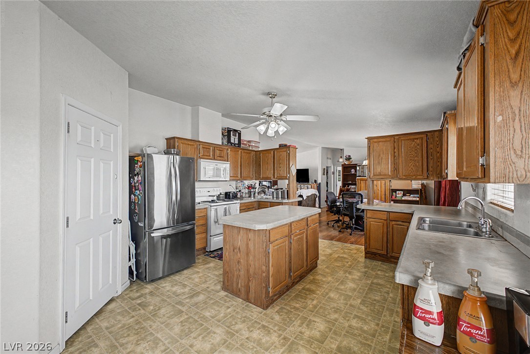 350 East Stagecoach Road Property Photo 10