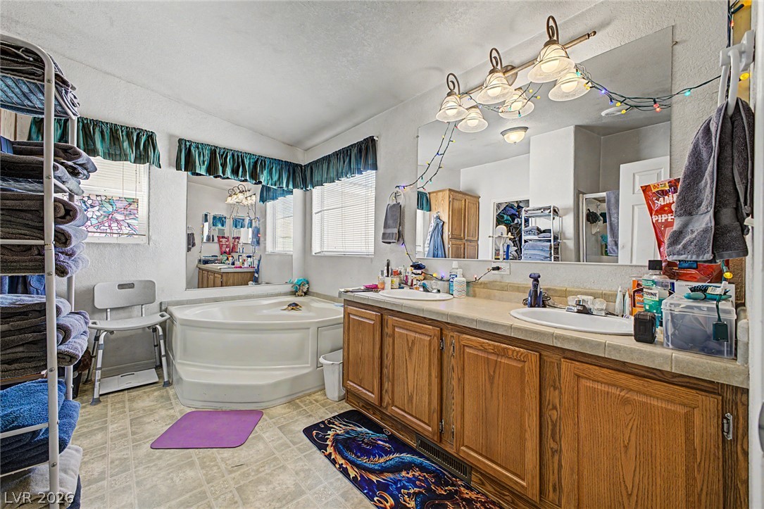 350 East Stagecoach Road Property Photo 16