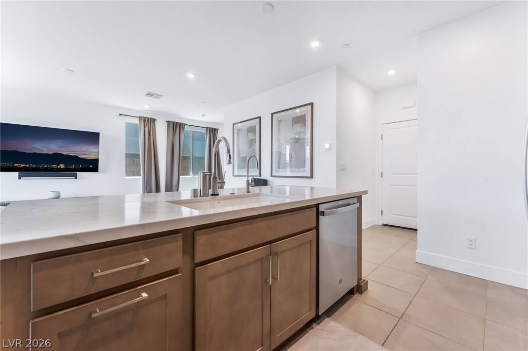740 Echelon Street Property Photo 9