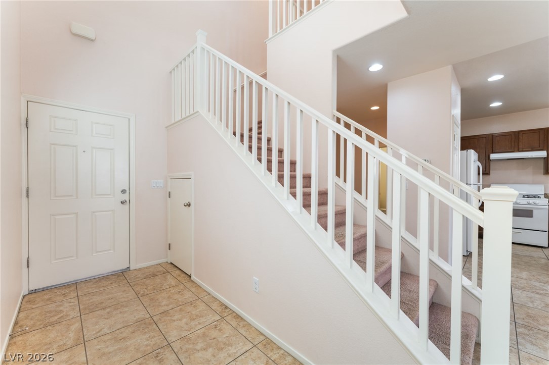 7388 Cobbhan Drive Property Photo 5
