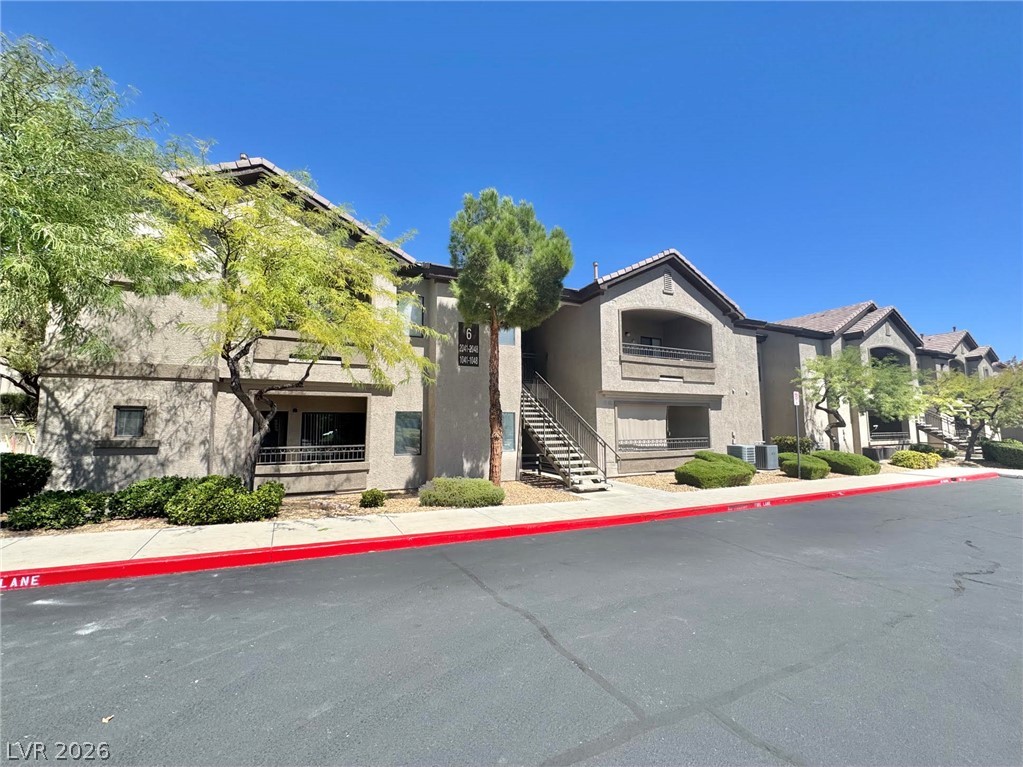 8250 North Grand Canyon Drive 2045 Property Photo 5