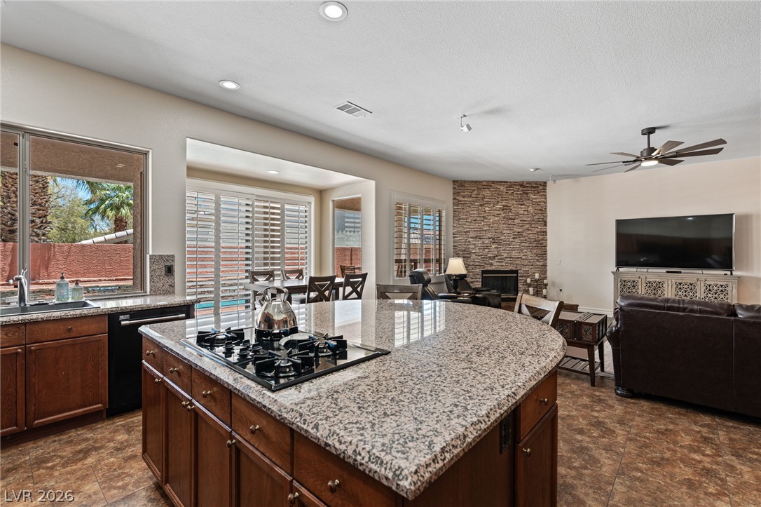212 Cliff Valley Drive Property Photo 17