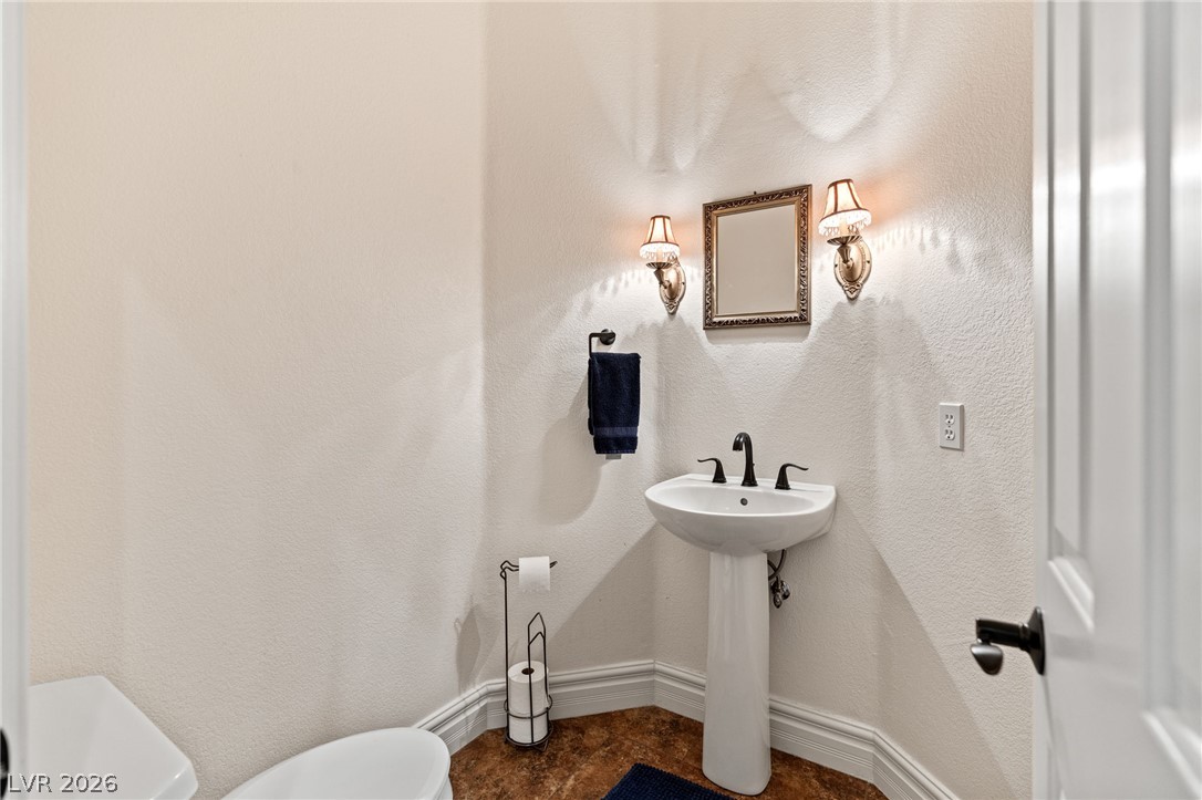 212 Cliff Valley Drive Property Photo 29