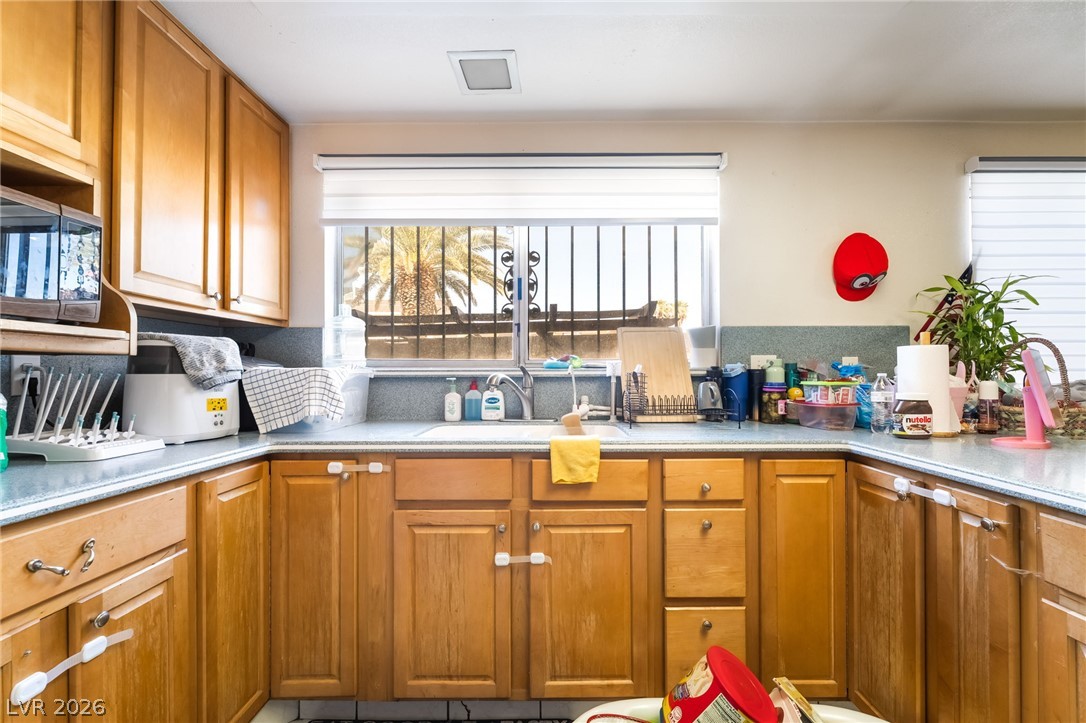 5201 Spencer Street Property Photo 10