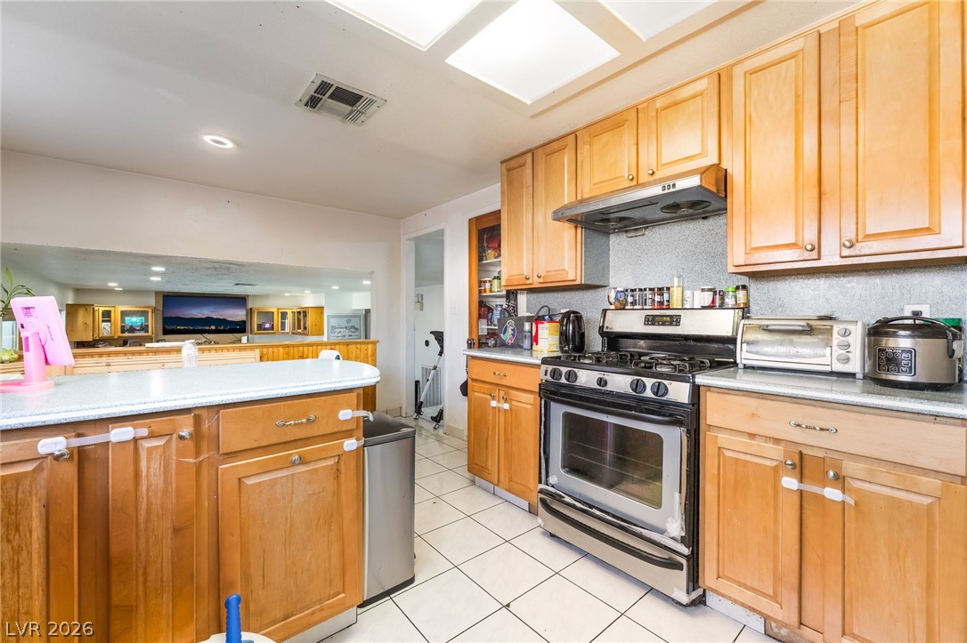 5201 Spencer Street Property Photo 11