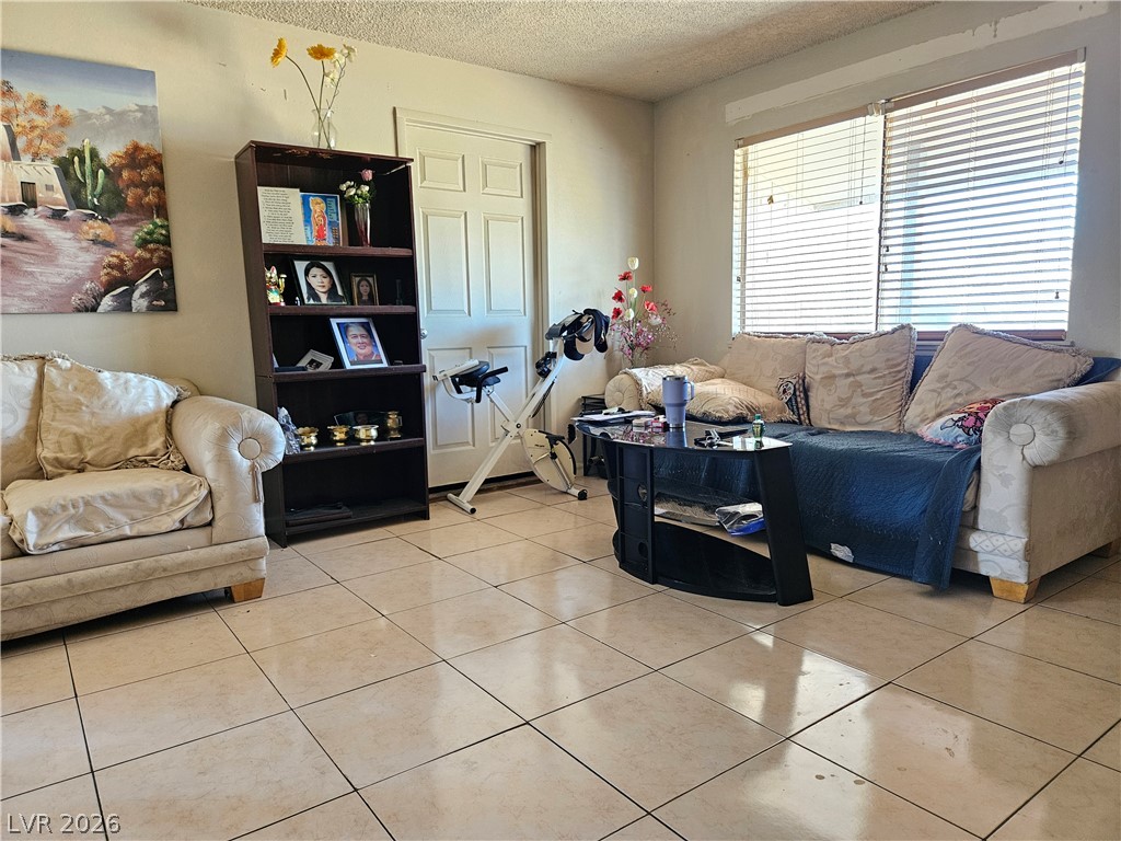 6545 Casada Way Property Photo 2