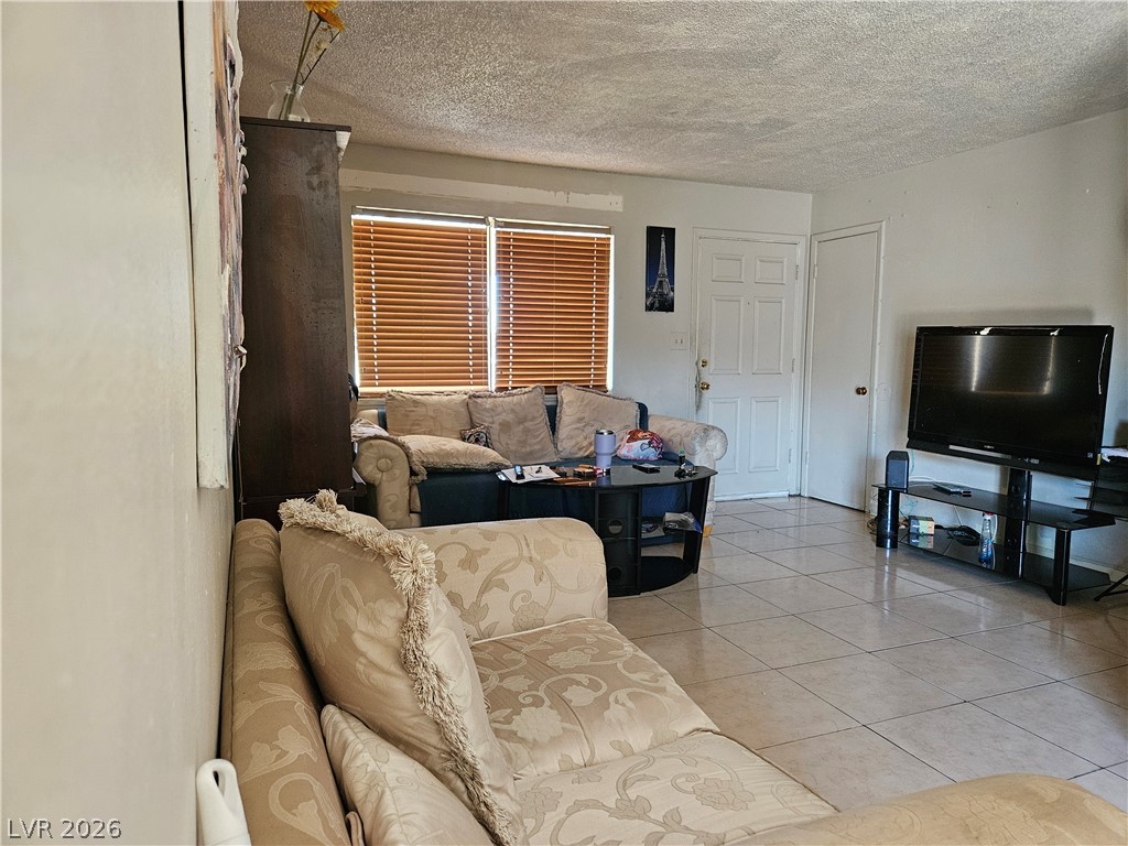 6545 Casada Way Property Photo 3