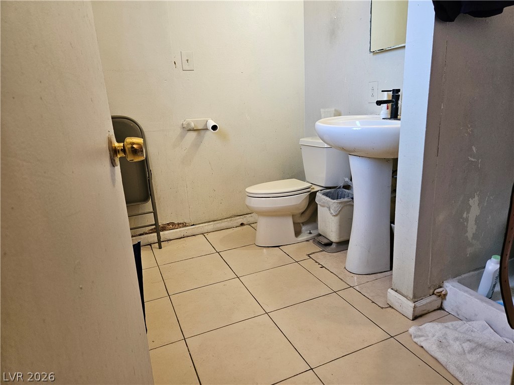 6545 Casada Way Property Photo 9