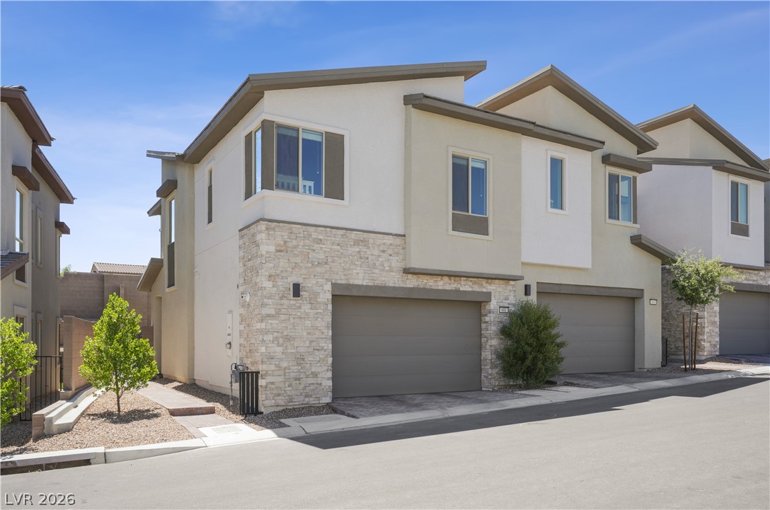 681 Infinity Ridge Street Property Photo 2
