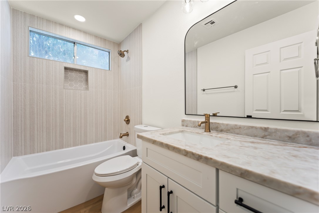8921 Diamond Falls Drive Property Photo 8