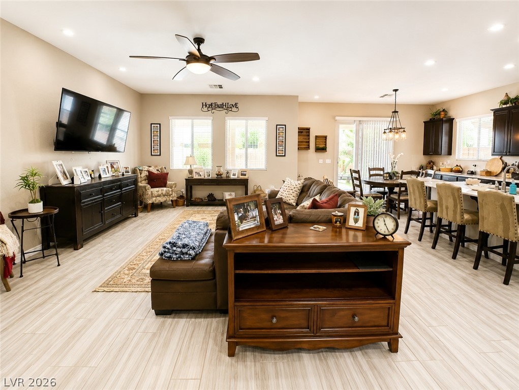 9724 University Ridge Avenue Property Photo 15