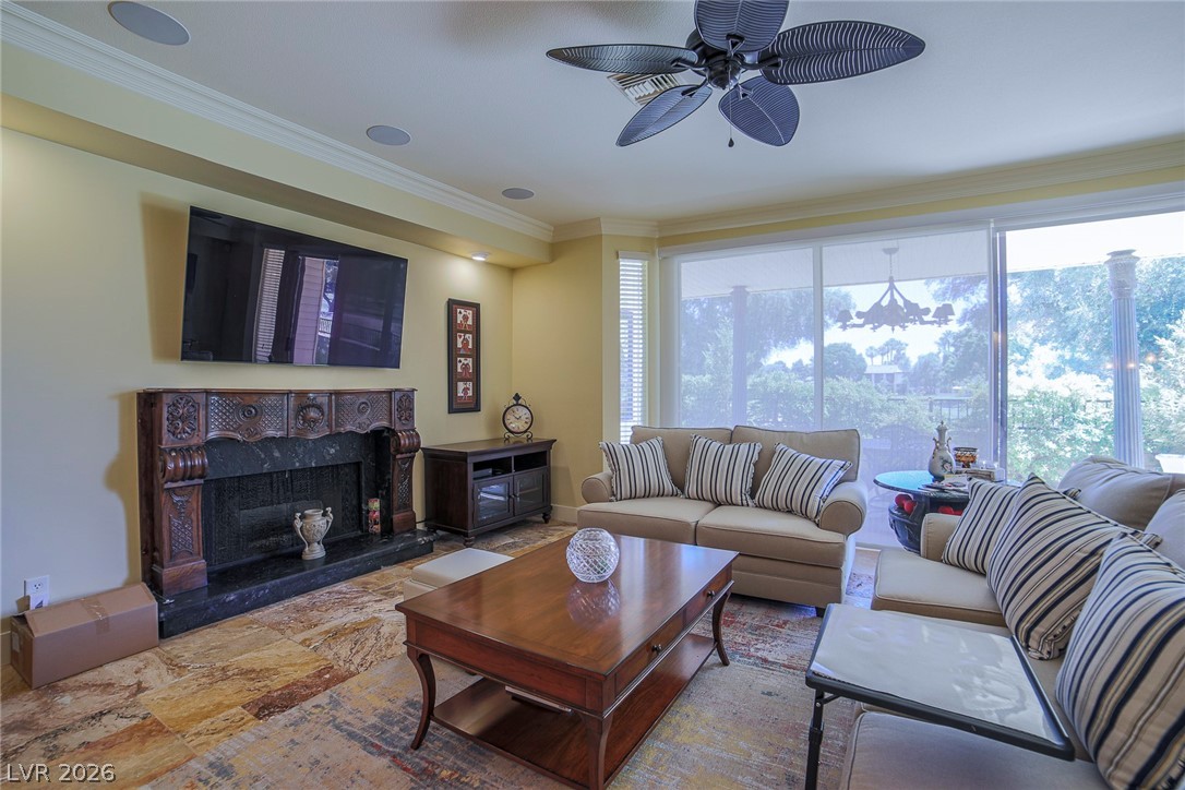 2863 Queens Courtyard Drive Property Photo 27