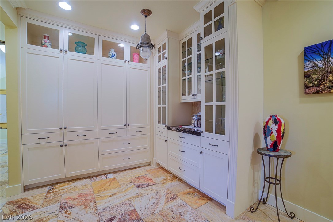 2863 Queens Courtyard Drive Property Photo 31