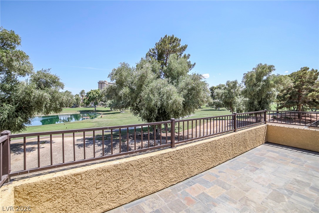 2863 Queens Courtyard Drive Property Photo 46
