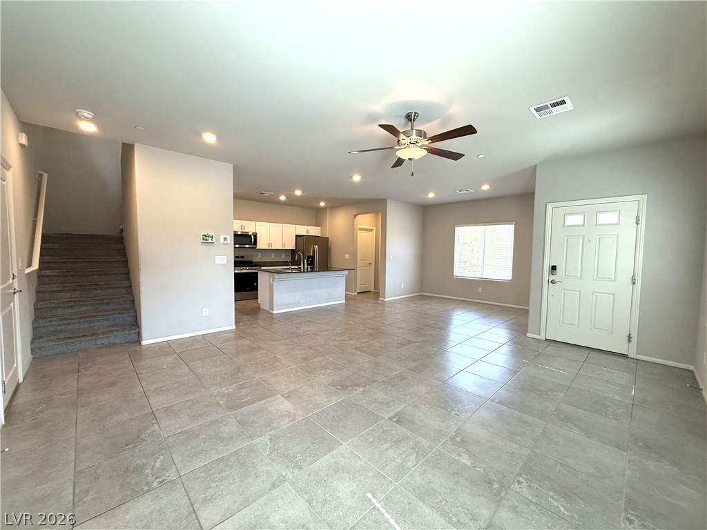 522 Spy Rock Avenue Property Photo 2