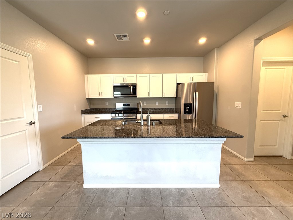 522 Spy Rock Avenue Property Photo 4